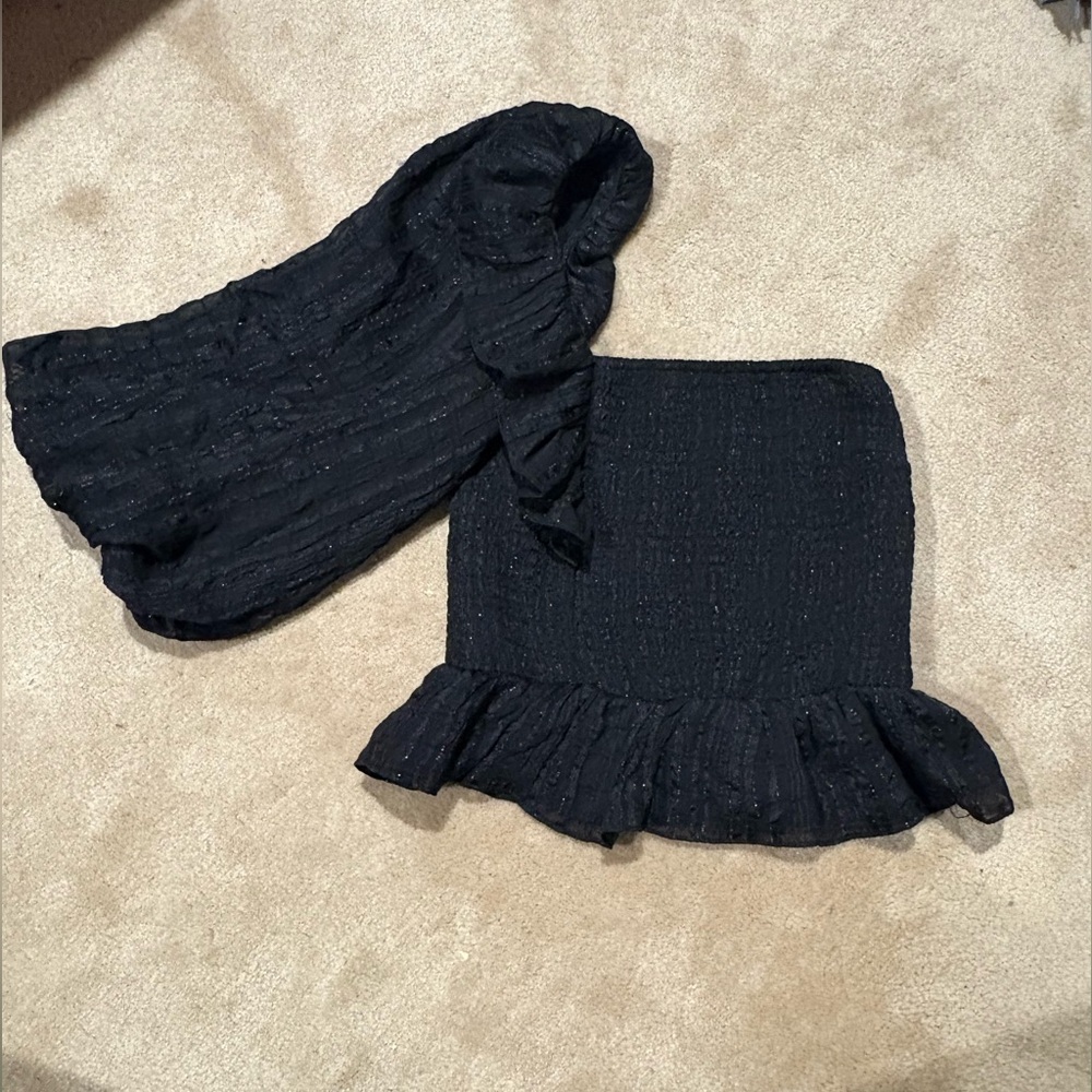 DO+BE Black Ruffled One Shoulder Glitter Top